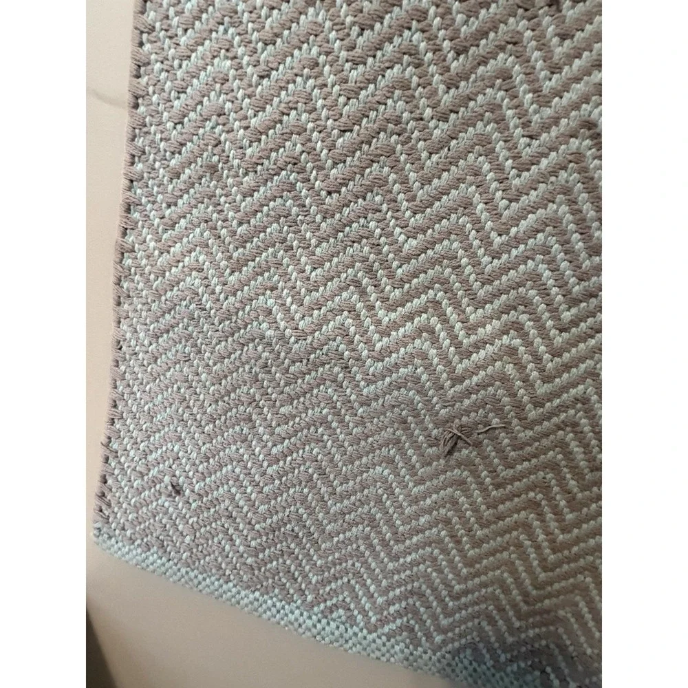 Room Essentials Blue Chevron Pattern Woven Accent Rug White 32.5x19in